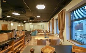 Chors Like A Hotel - 1St World Nft Block & Art Capsule Hostel Metachors